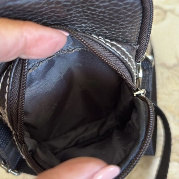 Vintage Roots Leather Camera Bag Crossbody - Picture 13 of 16